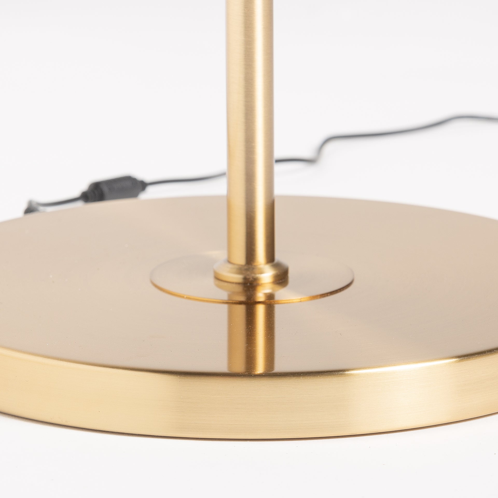 LESLIA FLOOR LAMP